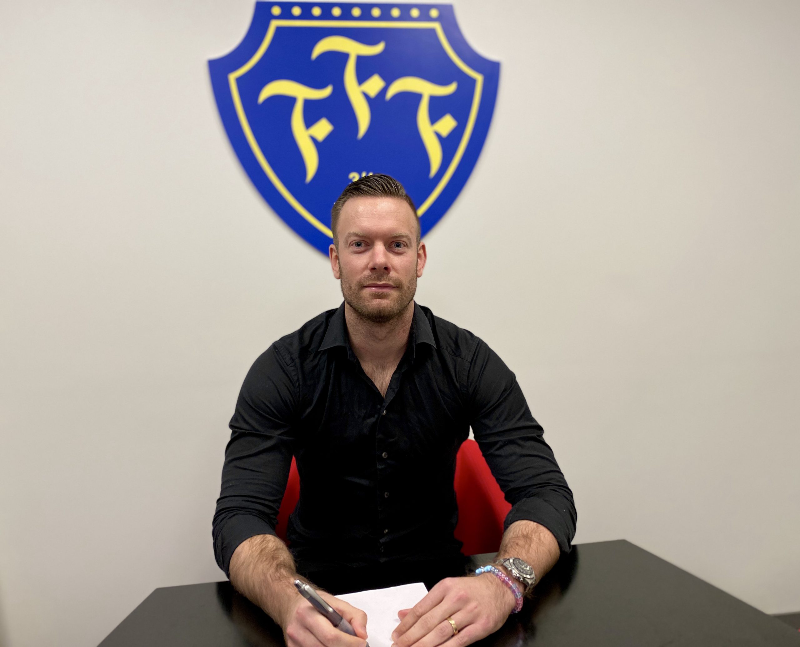 Viktor Noring förlänger med FFF