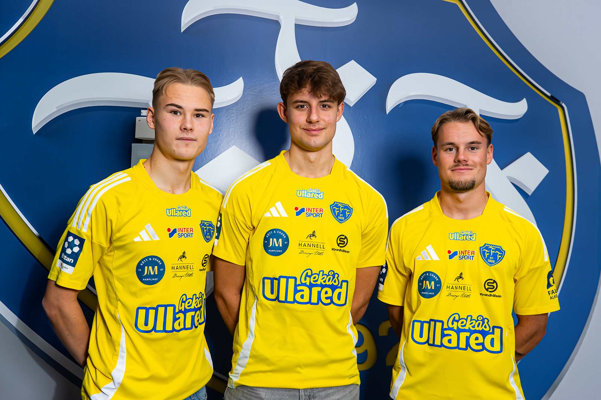 Talangfull trio flyttas upp i A-truppen